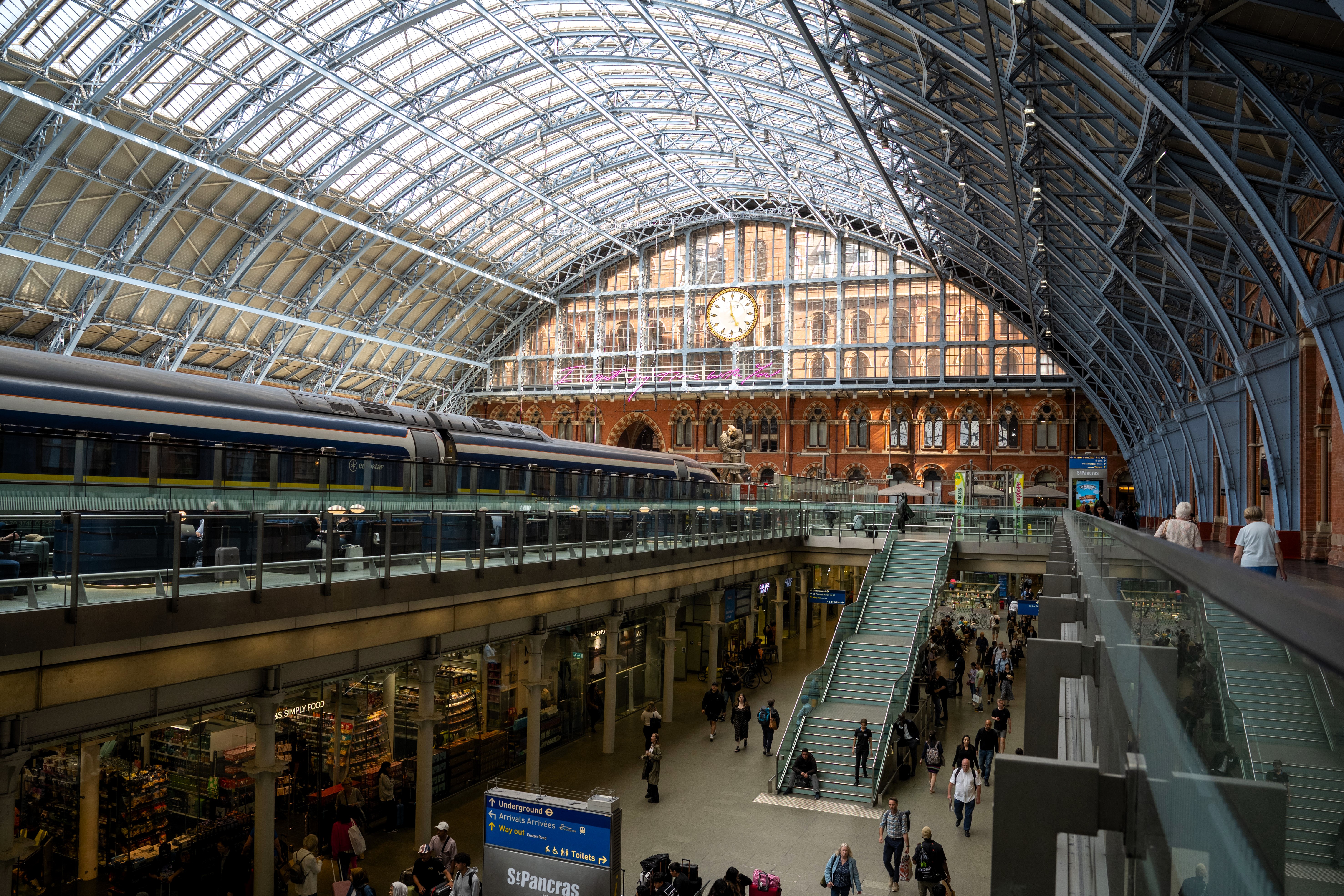 St. Pancras International London Travel Shopping Dining