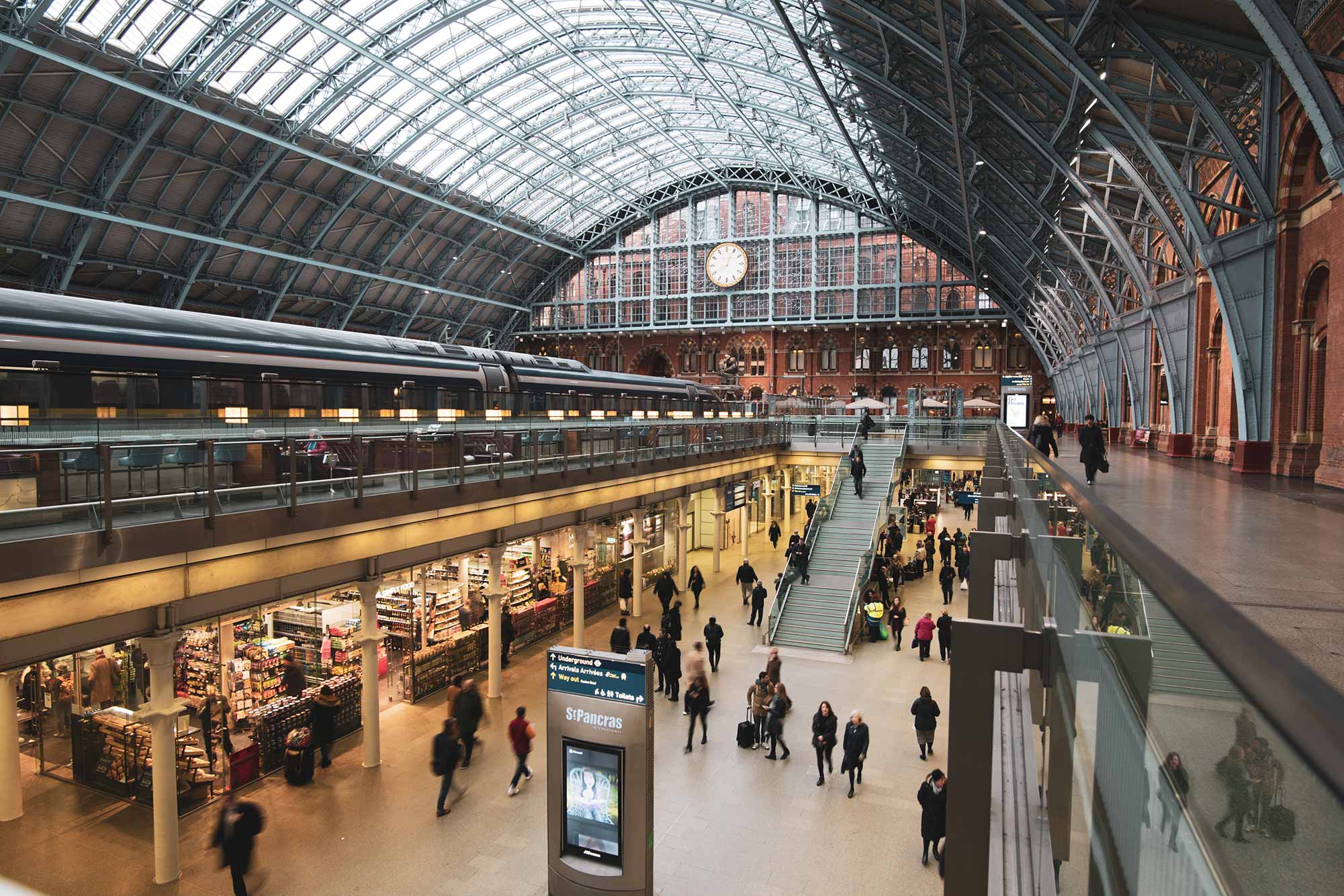 tube journey from london waterloo to st pancras